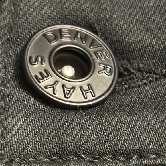 Denver Hayes Black Jean Shorts mid-rise curve-tech for Women, size 8 - Picture 6 of 6